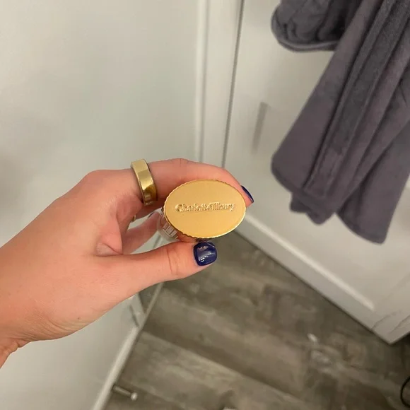 Charlotte Tilbury Airbrush Flawless Foundation with N2 - Picture 4 of 5